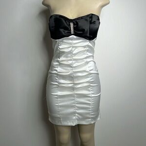 Beata Studio Los Angeles size 5 black and white satin mini dress